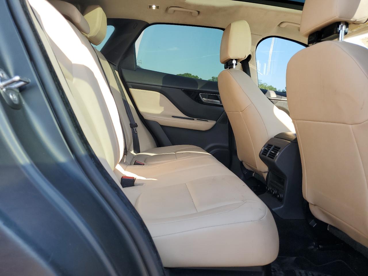 2019 Jaguar F-Pace Premium VIN: SADCJ2FX2KA612843 Lot: 62760244