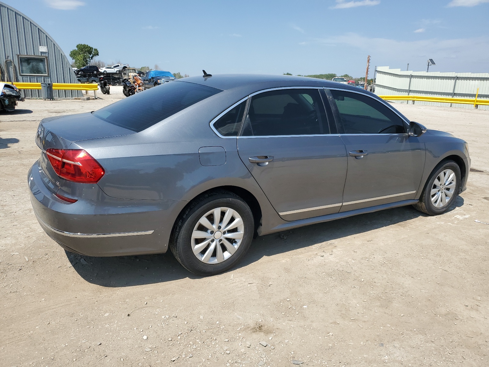 2016 Volkswagen Passat S vin: 1VWAT7A38GC057484