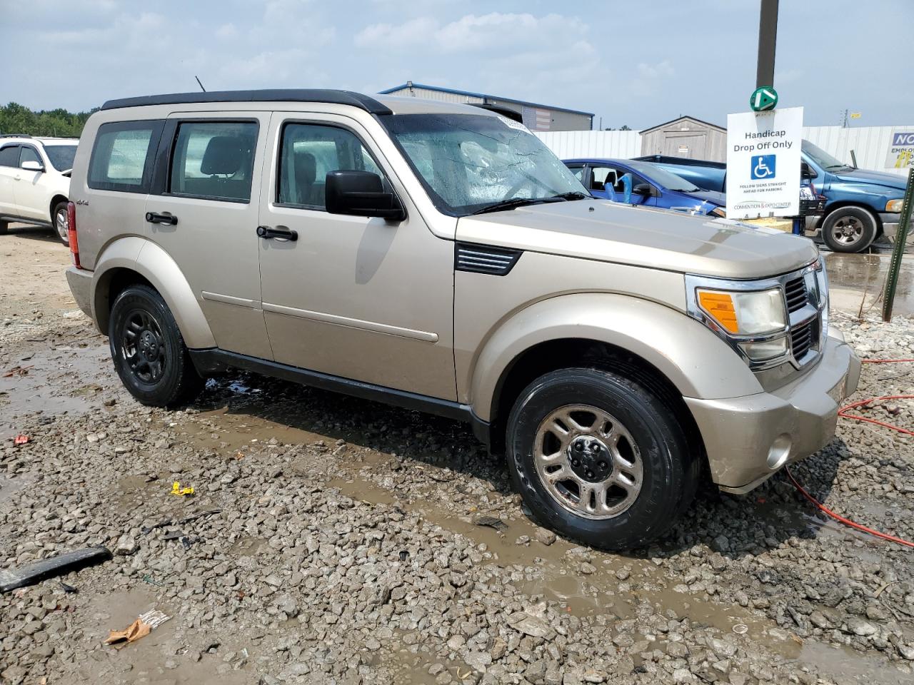 2010 Dodge Nitro - Image 4