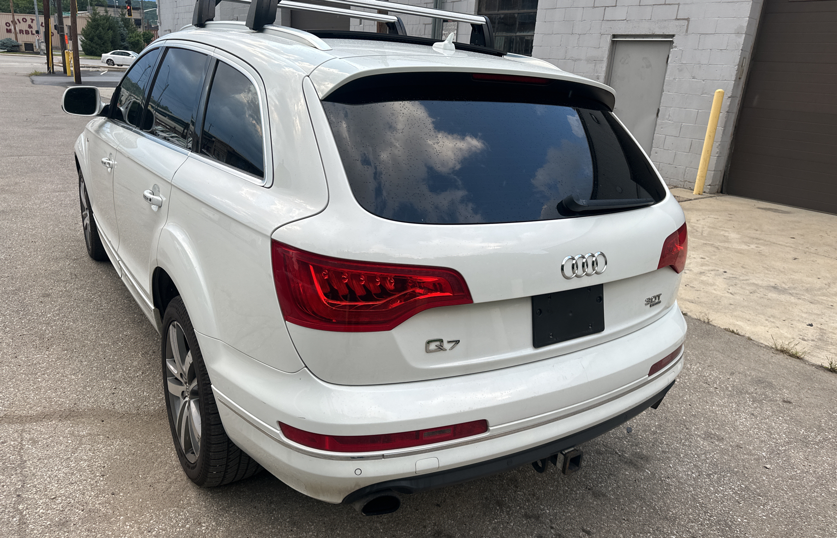 2014 Audi Q7 Premium Plus vin: WA1LGAFE6ED015226