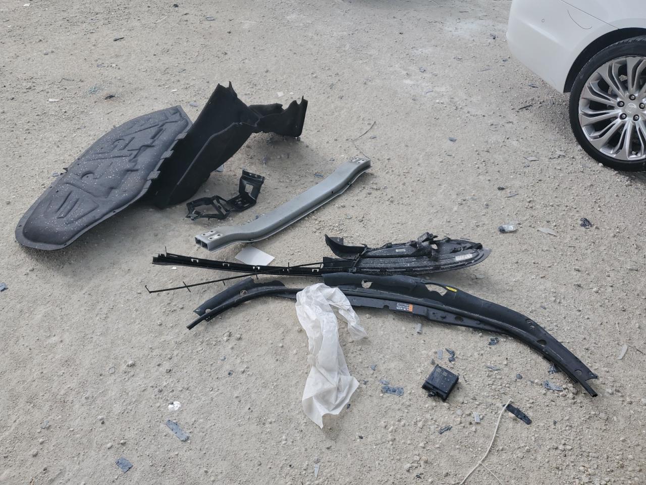 2018 Buick Lacrosse Premium VIN: 1G4ZR5SS4JU110323 Lot: 64930504