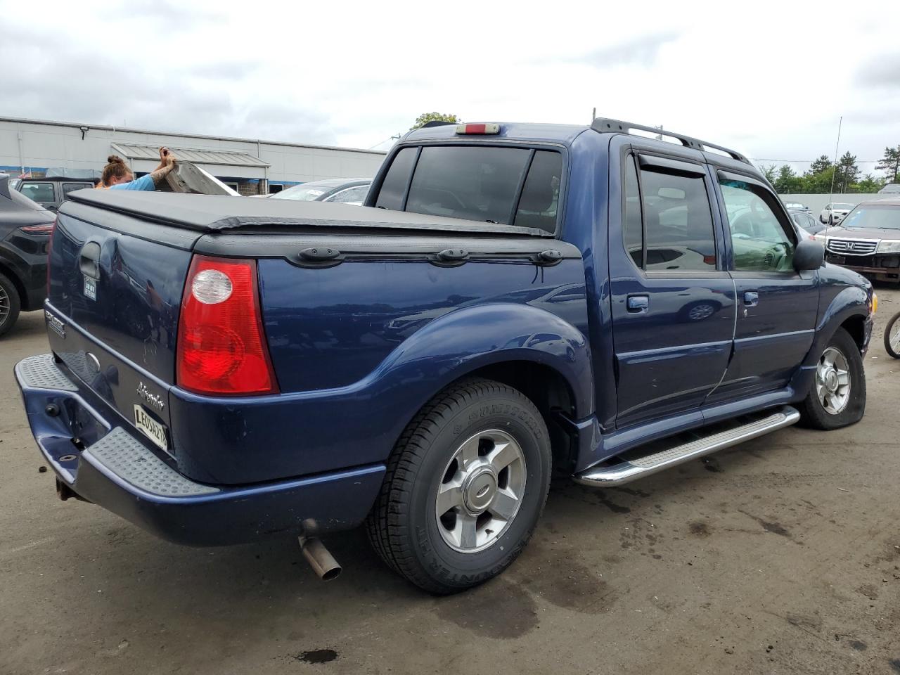 2005 Ford Explorer - Image 3
