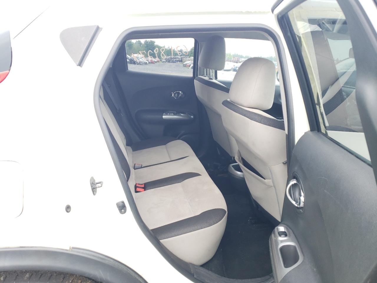 2011 Nissan Juke - Image 11