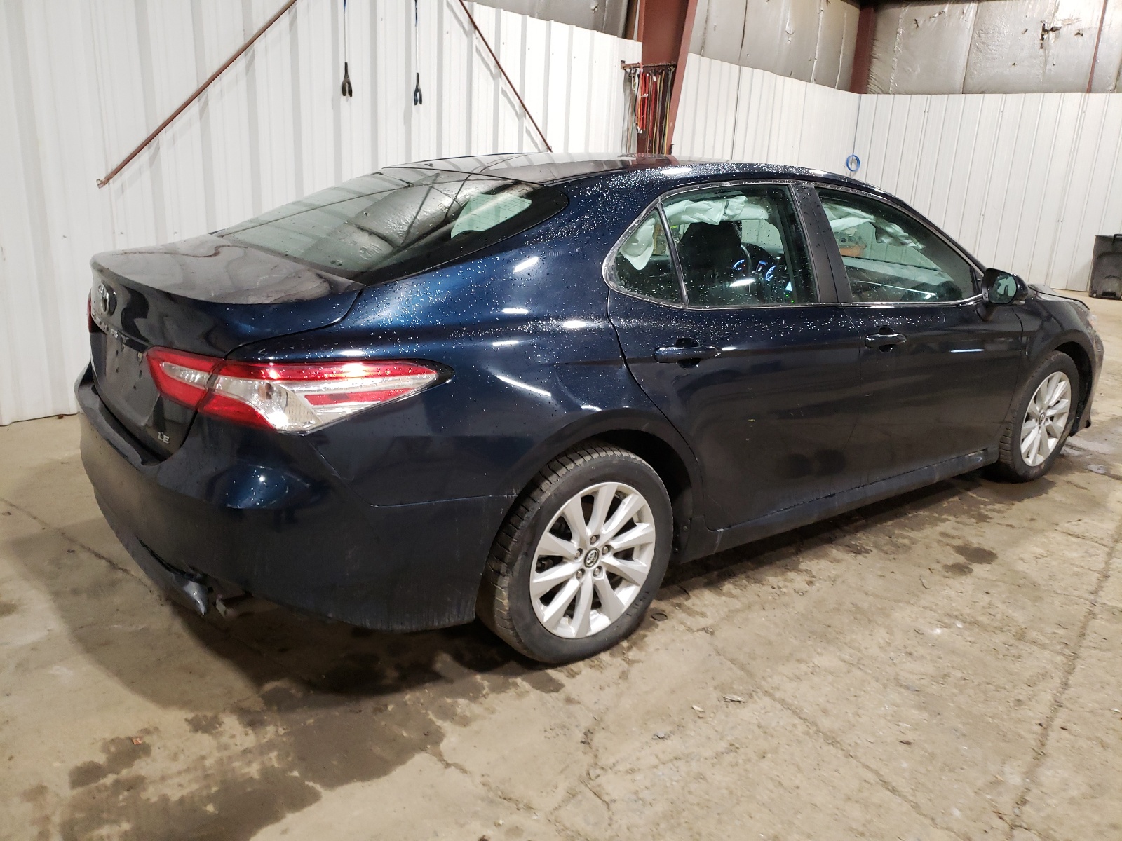 2018 Toyota Camry L vin: 4T1B11HK4JU608708