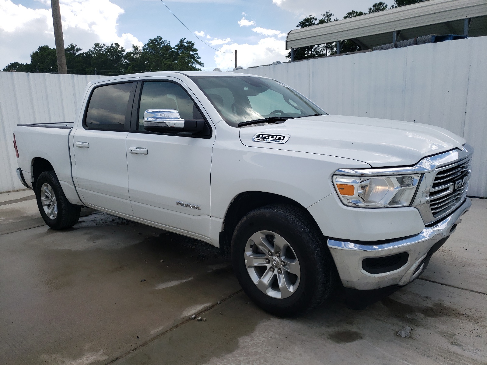 2024 Ram 1500 Laramie vin: 1C6RREJT8RN220240