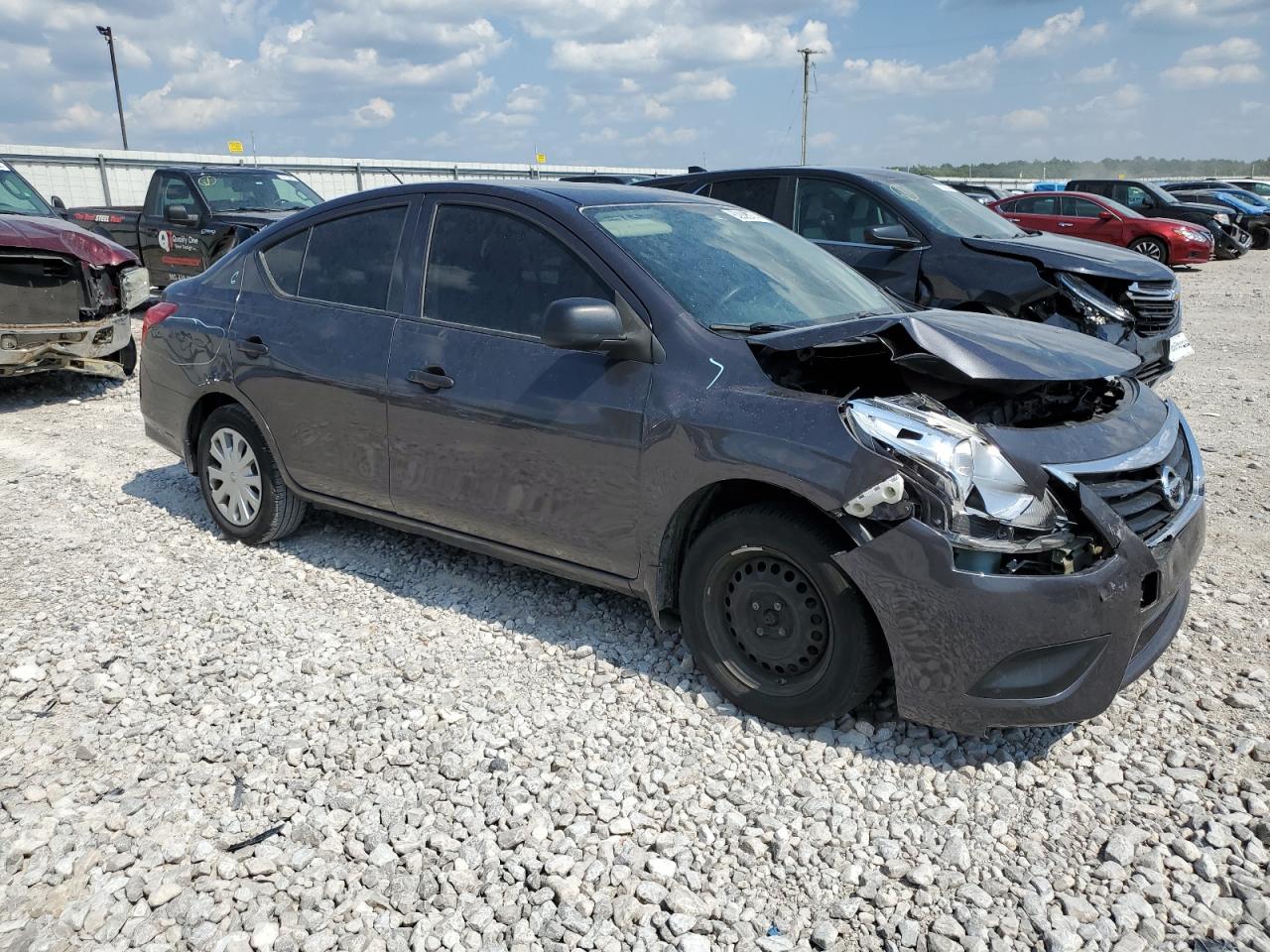 2015 Nissan Versa - Image 4