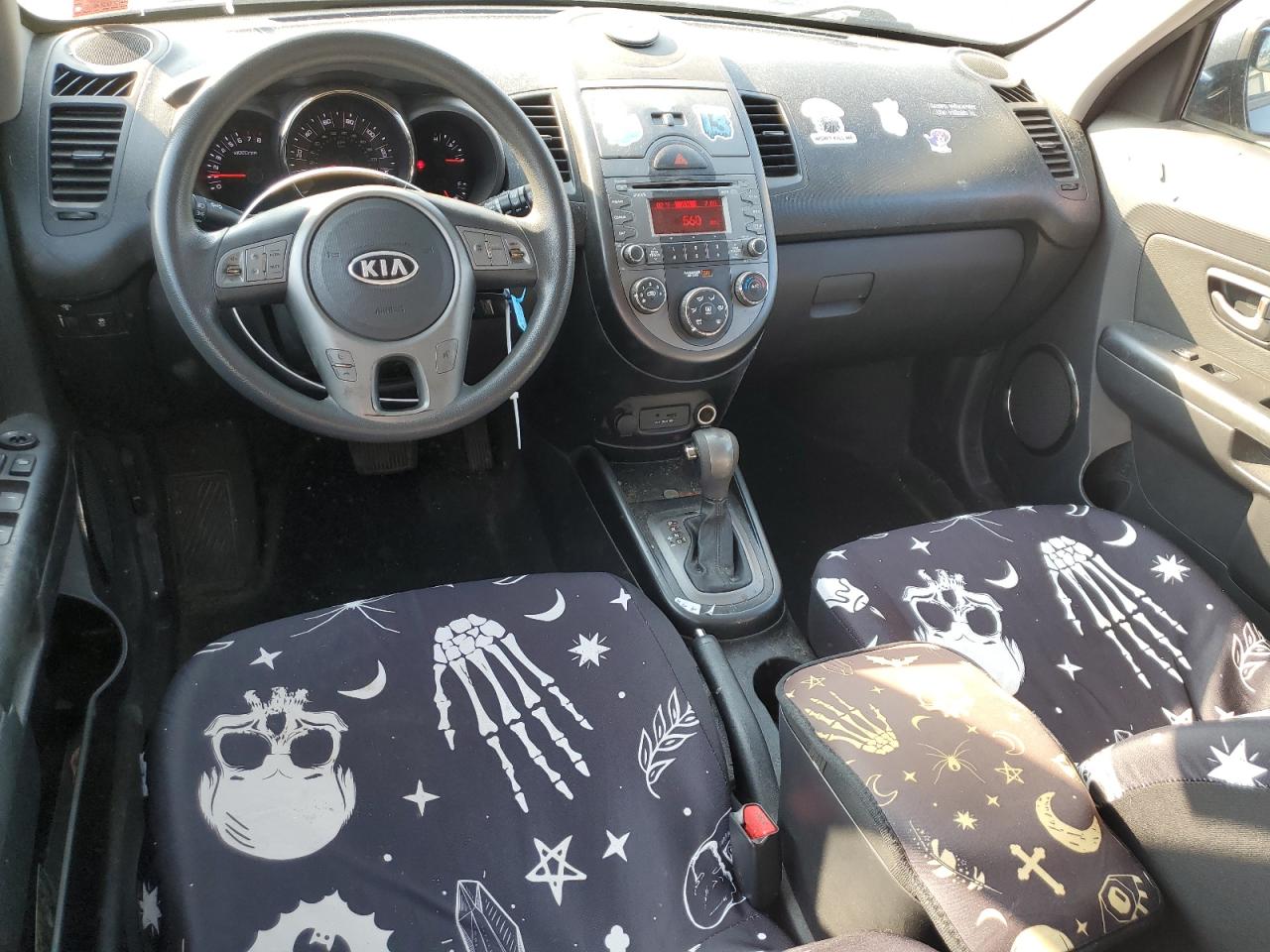 2011 Kia Soul + VIN: KNDJT2A2XB7206279 Lot: 62622744