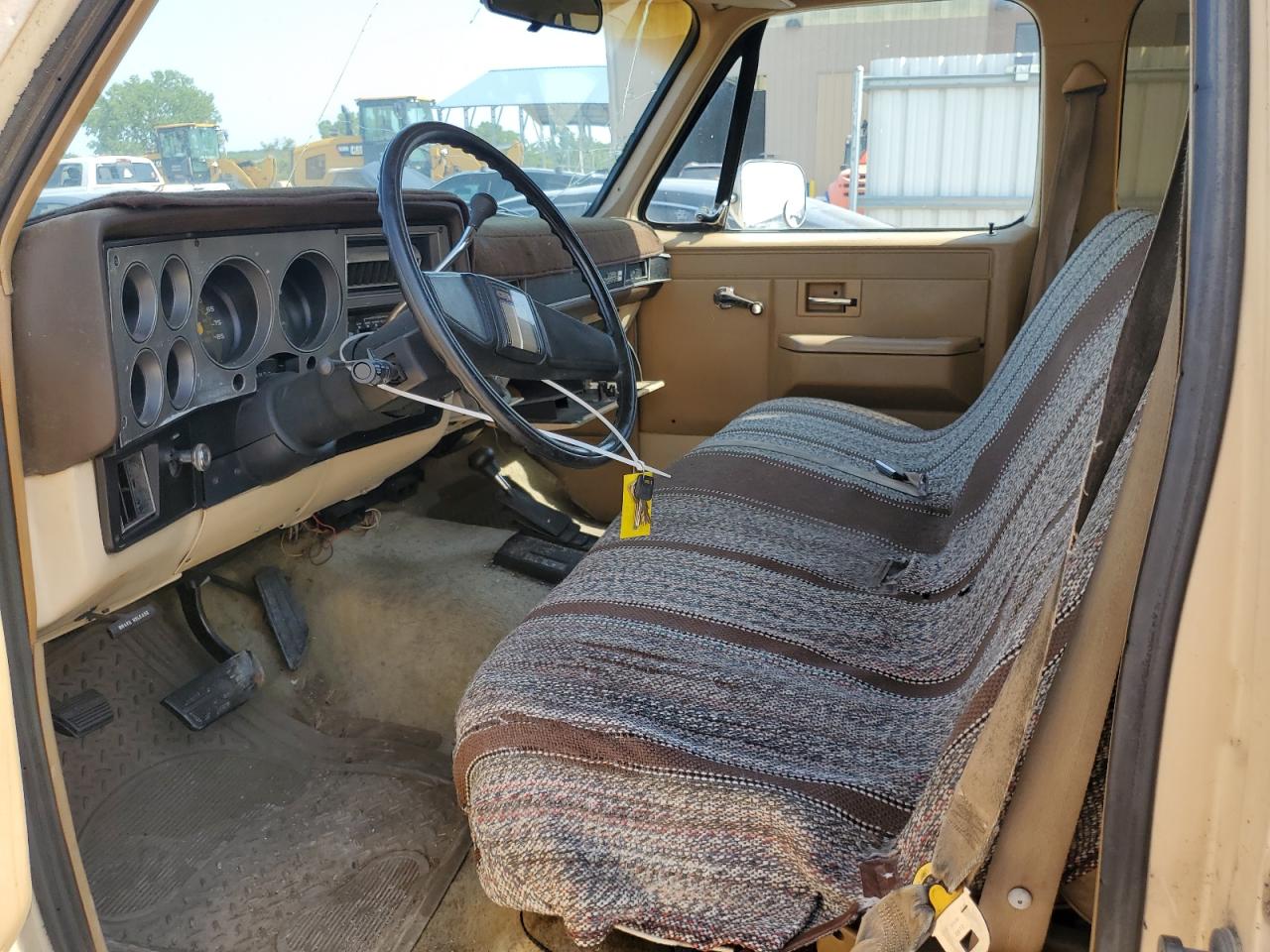 1987 GMC Suburban V25 Conventional VIN: 1GKGV26K8HF510937 Lot: 63352824