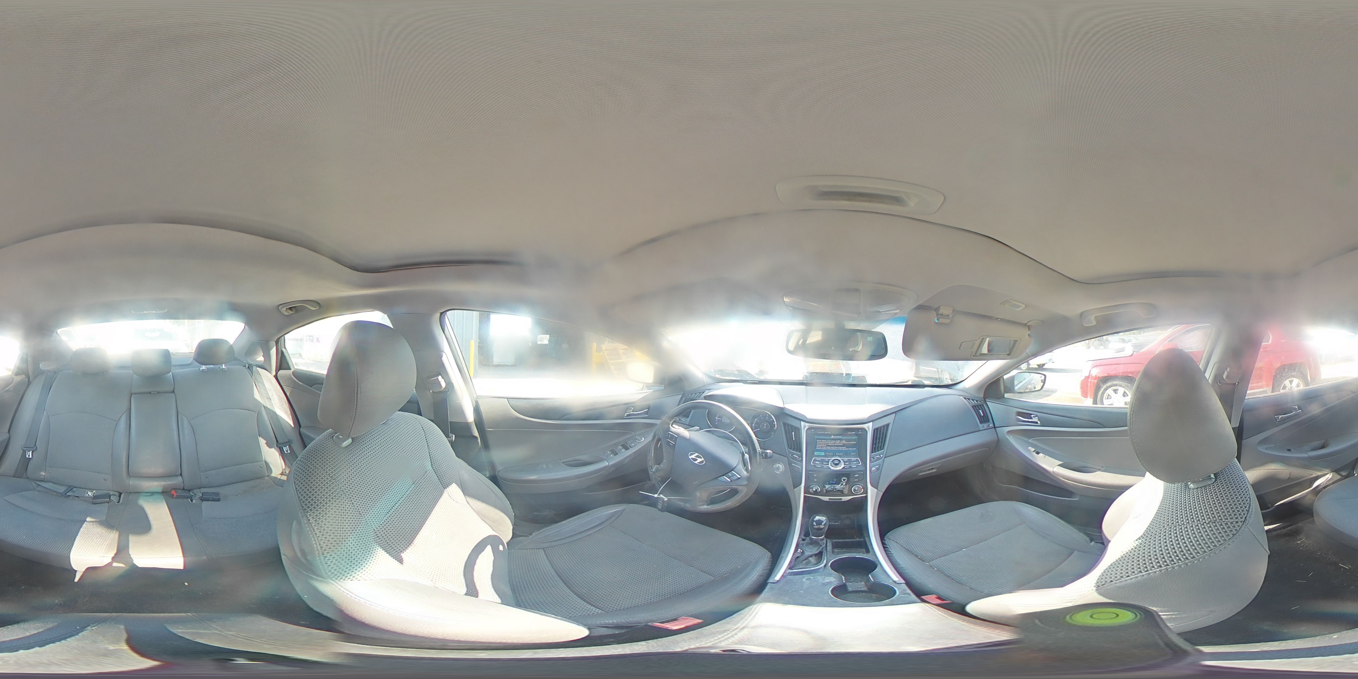 2011 Hyundai Sonata - Image 13