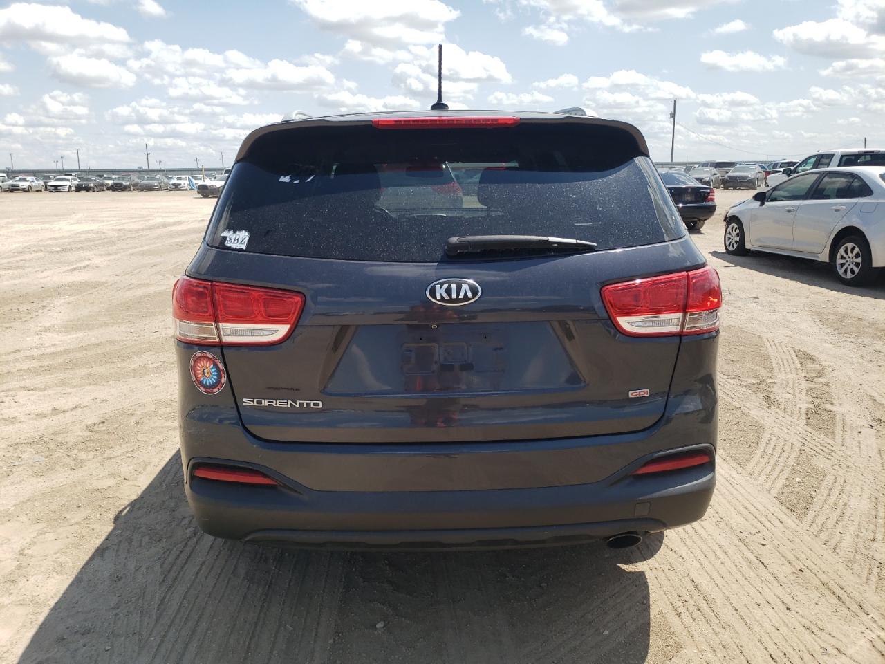 5XYPG4A3XGG102064 2016 Kia Sorento Lx