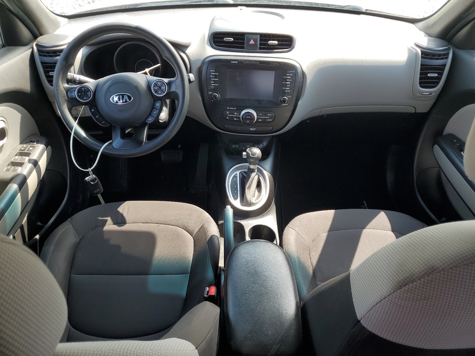 KNDJN2A24J7516209 2018 Kia Soul