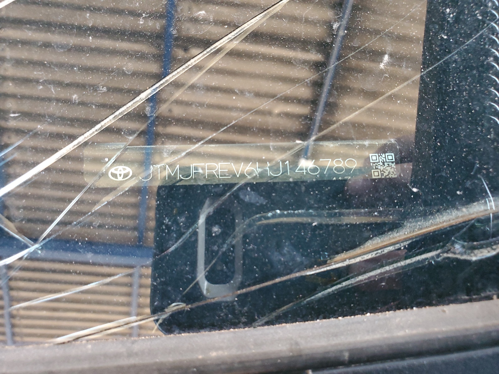 JTMJFREV6HJ146789 2017 Toyota Rav4 Se