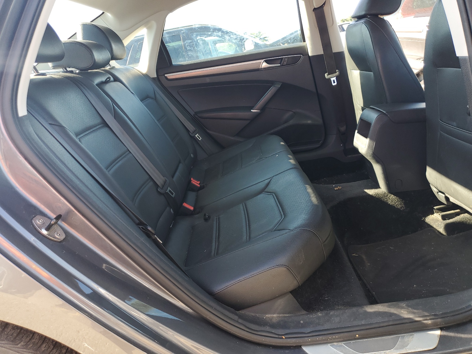 1VWDT7A39HC072221 2017 Volkswagen Passat R-Line