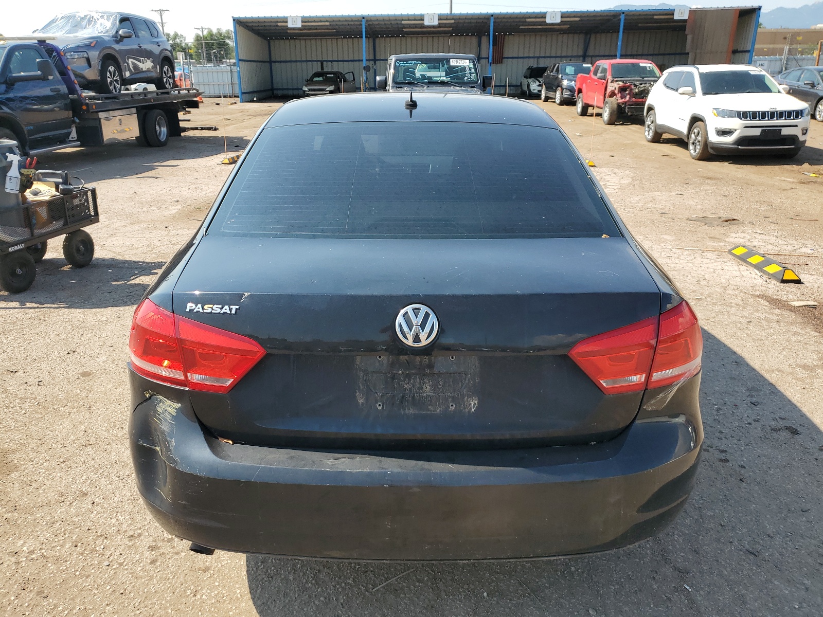 2012 Volkswagen Passat S vin: 1VWAP7A32CC043532