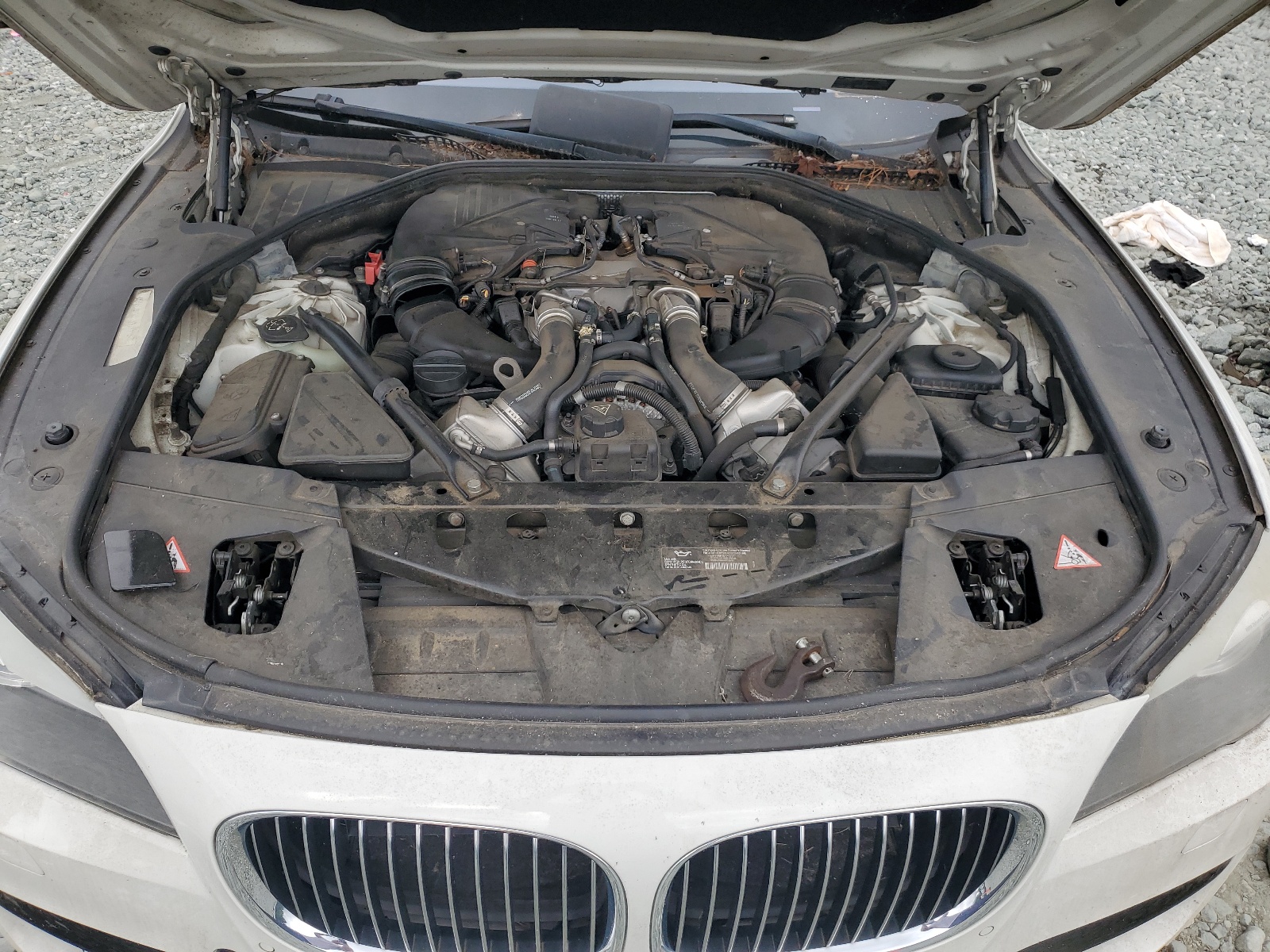 WBAKC6C50CDX99637 2012 BMW 750 Xi