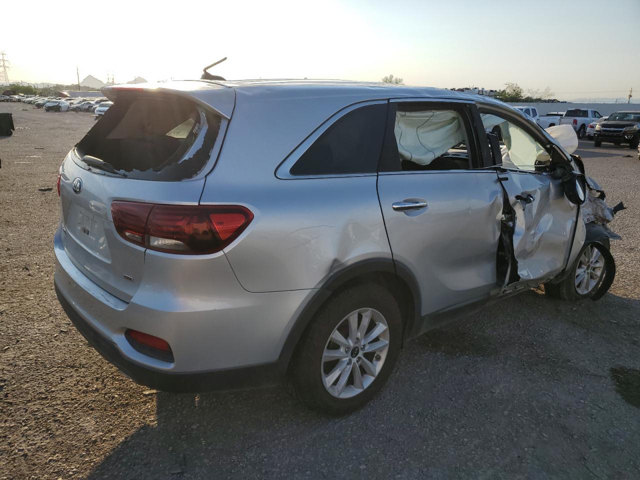 2019 Kia Sorento L VIN: 5XYPG4A38KG583067 Lot: 62671224