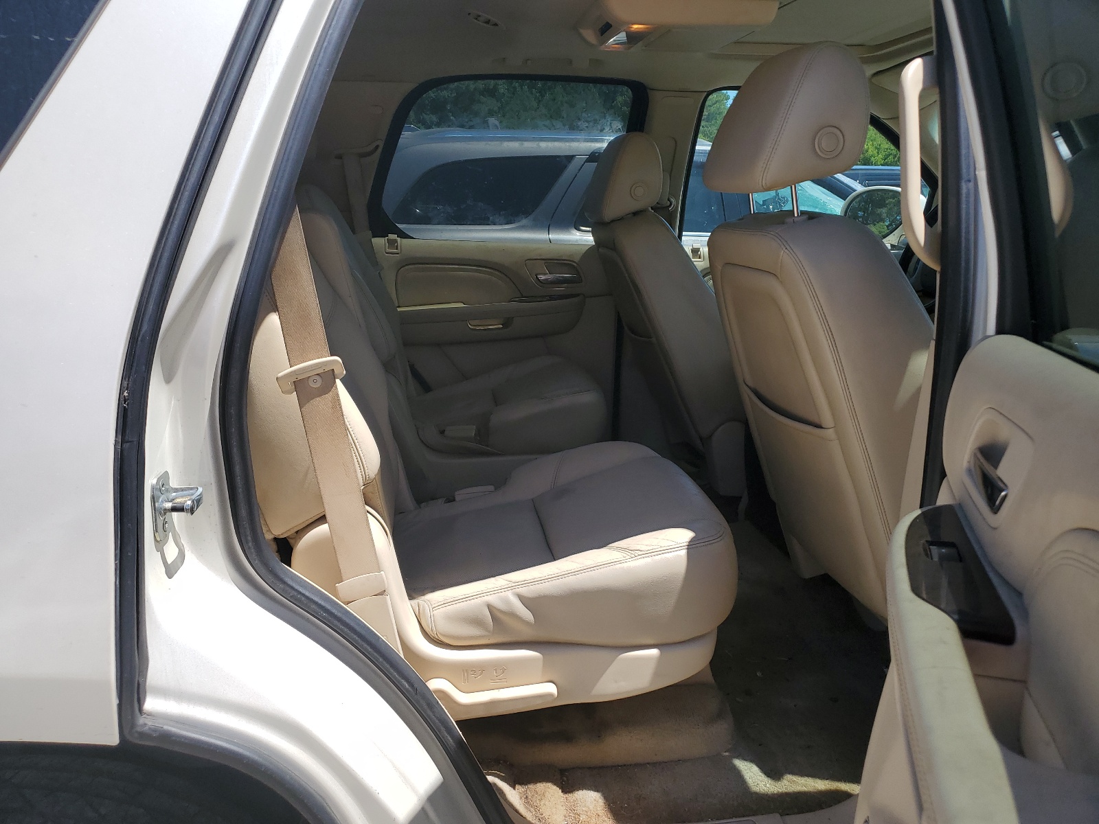 1GYFK63848R120121 2008 Cadillac Escalade Luxury