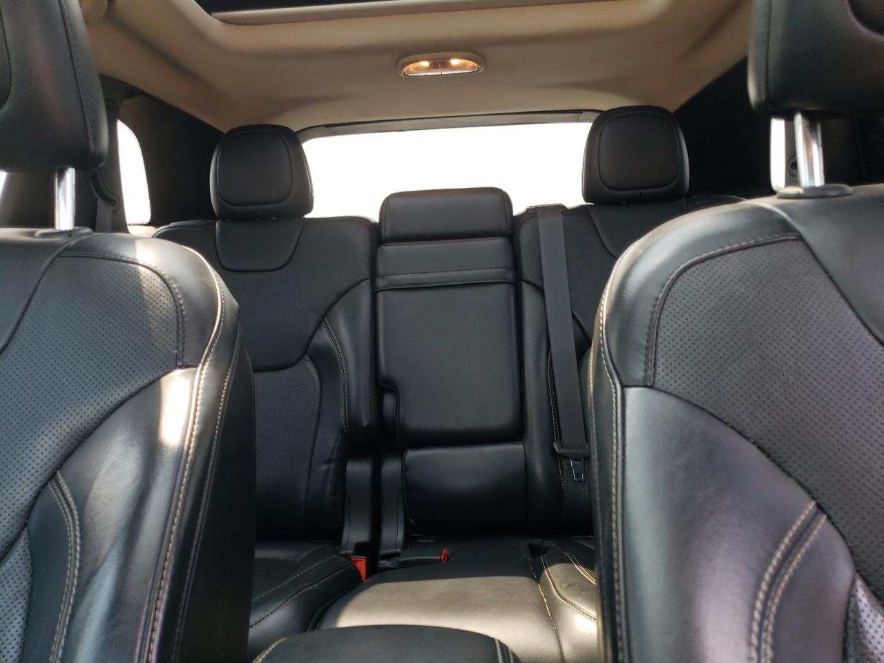 2015 Jeep Grand Cherokee - Image 10