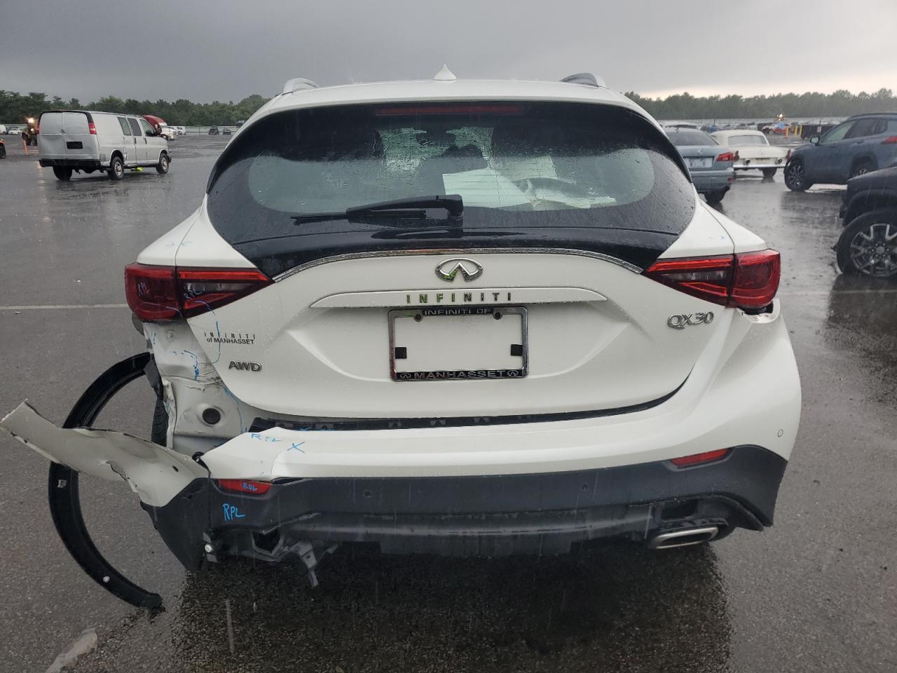 SJKCH5CR2JA056656 2018 Infiniti Qx30 Base