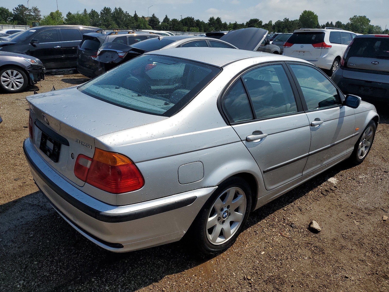 WBAAV33401FU77173 2001 BMW 325 I