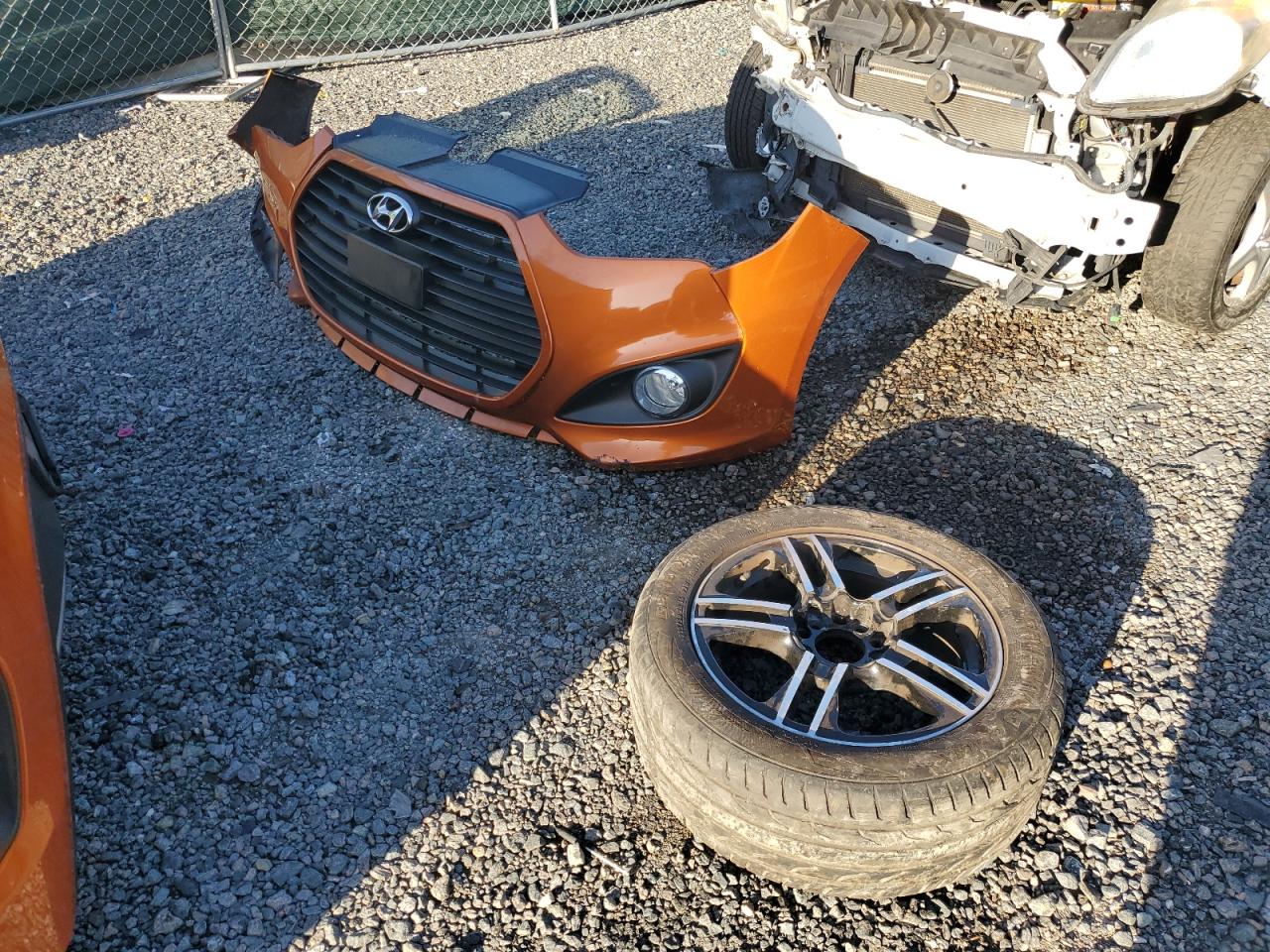 2013 Hyundai Veloster Turbo VIN: KMHTC6AE0DU163338 Lot: 63090534