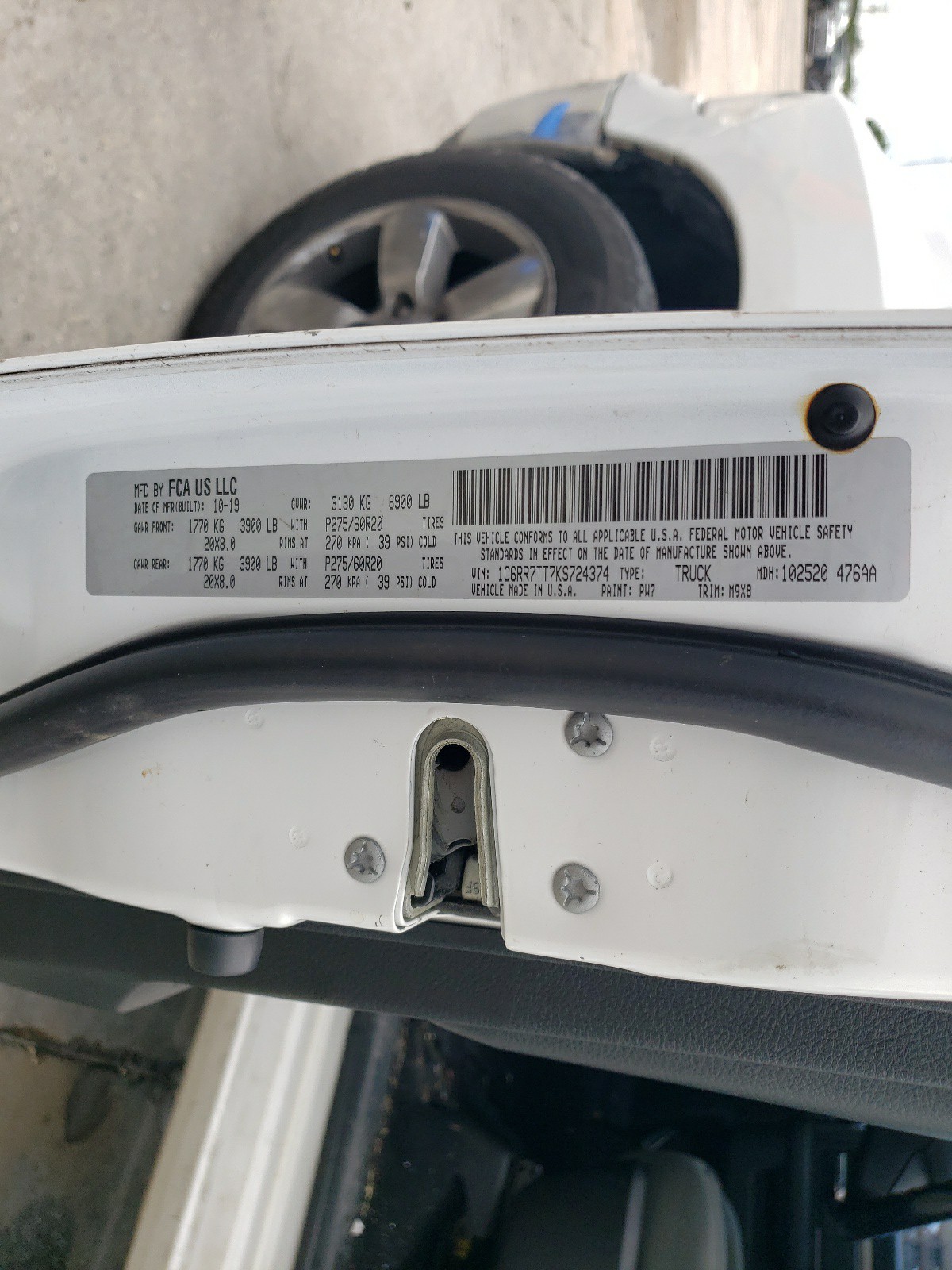 1C6RR7TT7KS724374 2019 Ram 1500 Classic Slt