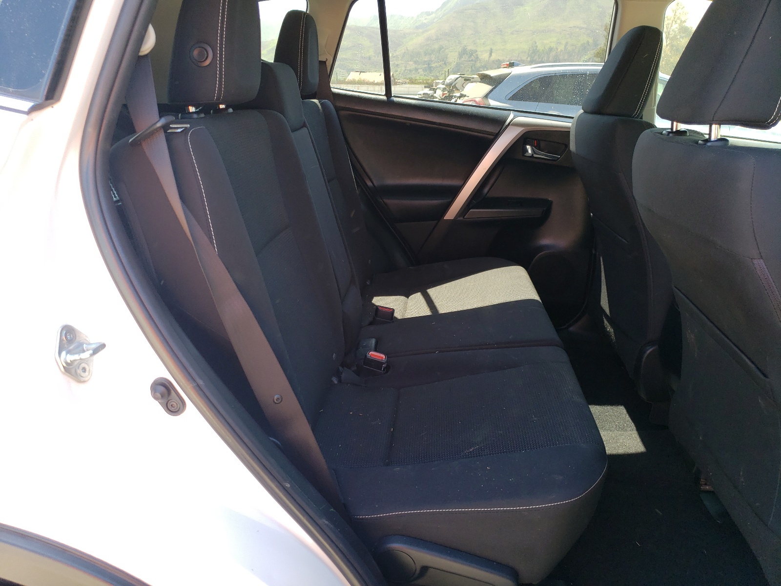 JTMWFREV0HD094953 2017 Toyota Rav4 Xle