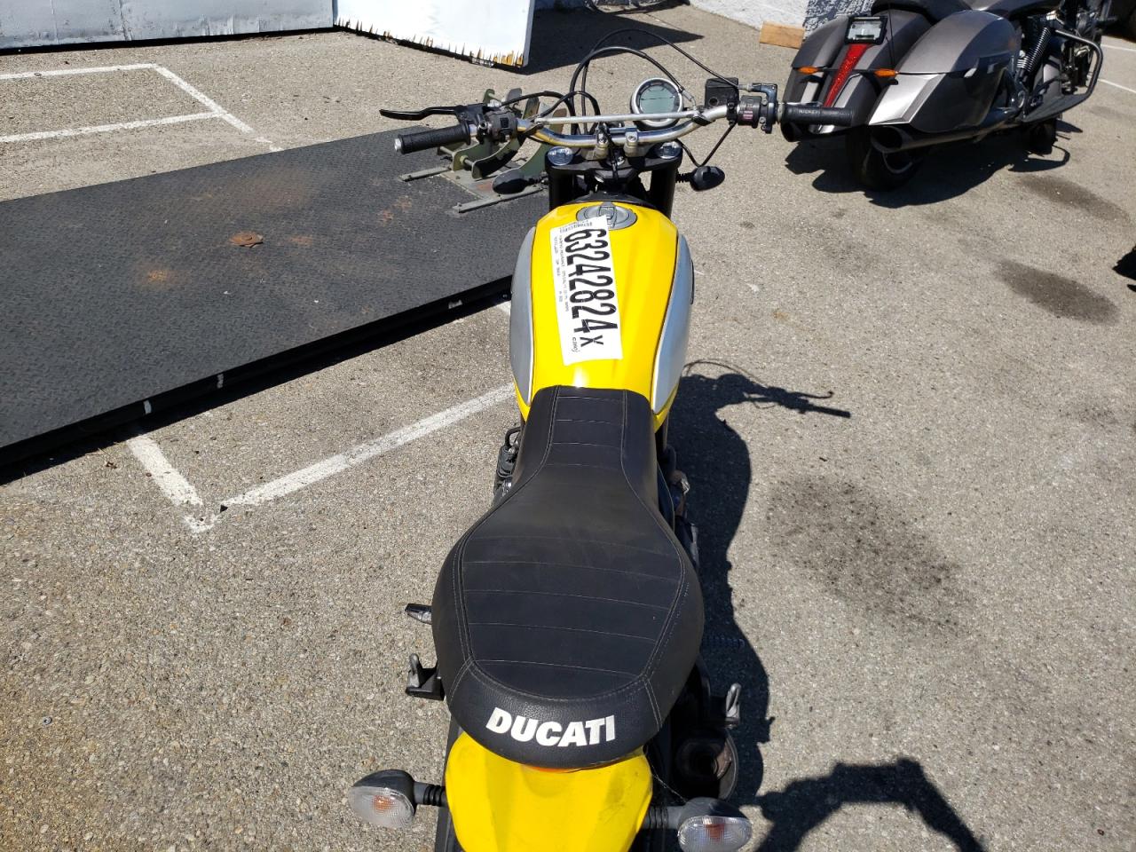 ML015ANM3GT008206 2016 Ducati Scrambler 800