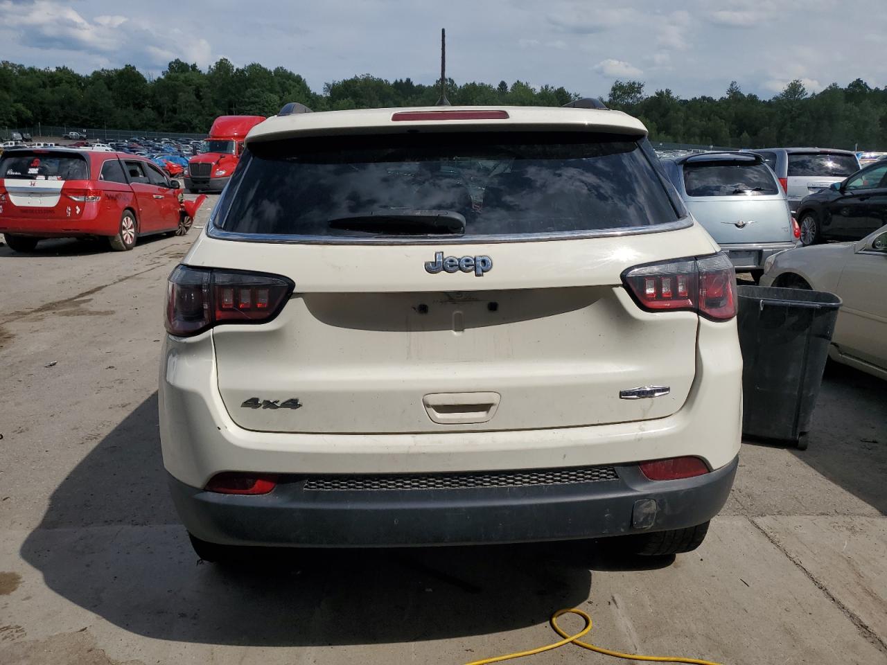 2018 Jeep Compass Latitude VIN: 3C4NJDBB1JT161132 Lot: 63340474