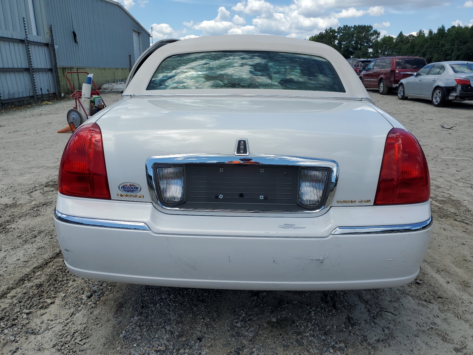 1LNHM81W73Y604543 2003 Lincoln Town Car Executive