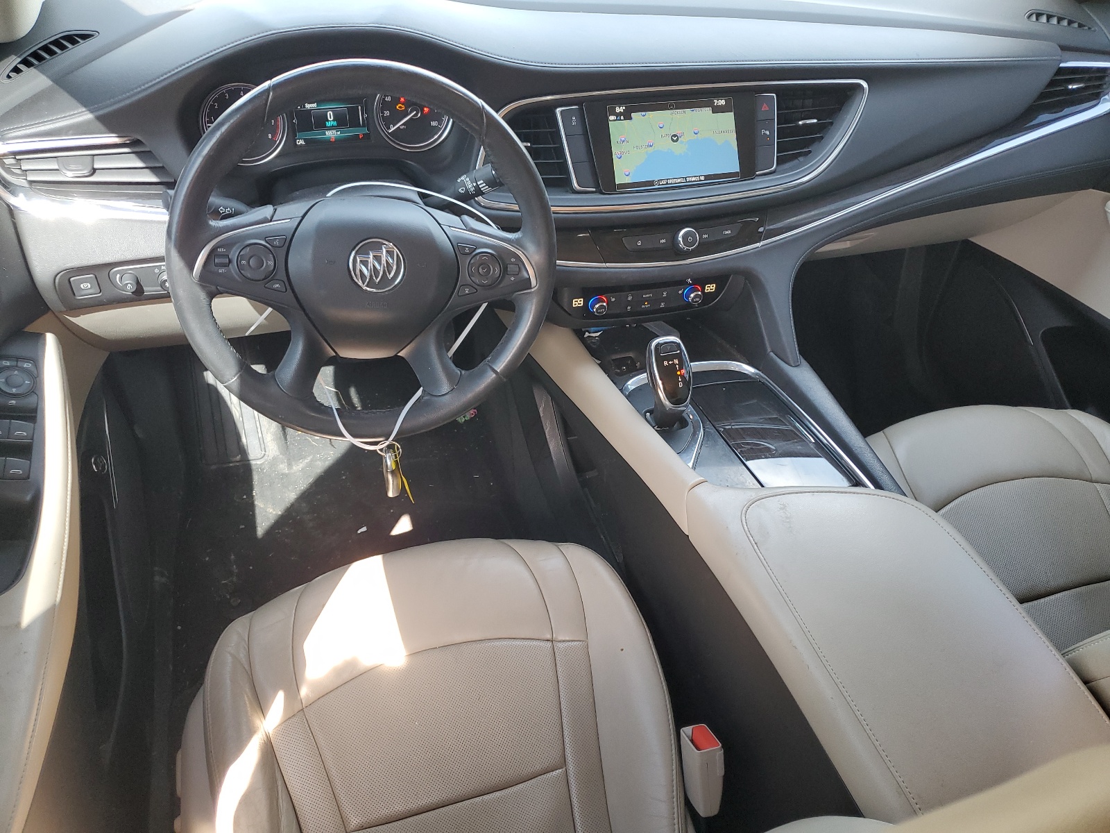 5GAERBKW3JJ280664 2018 Buick Enclave Essence