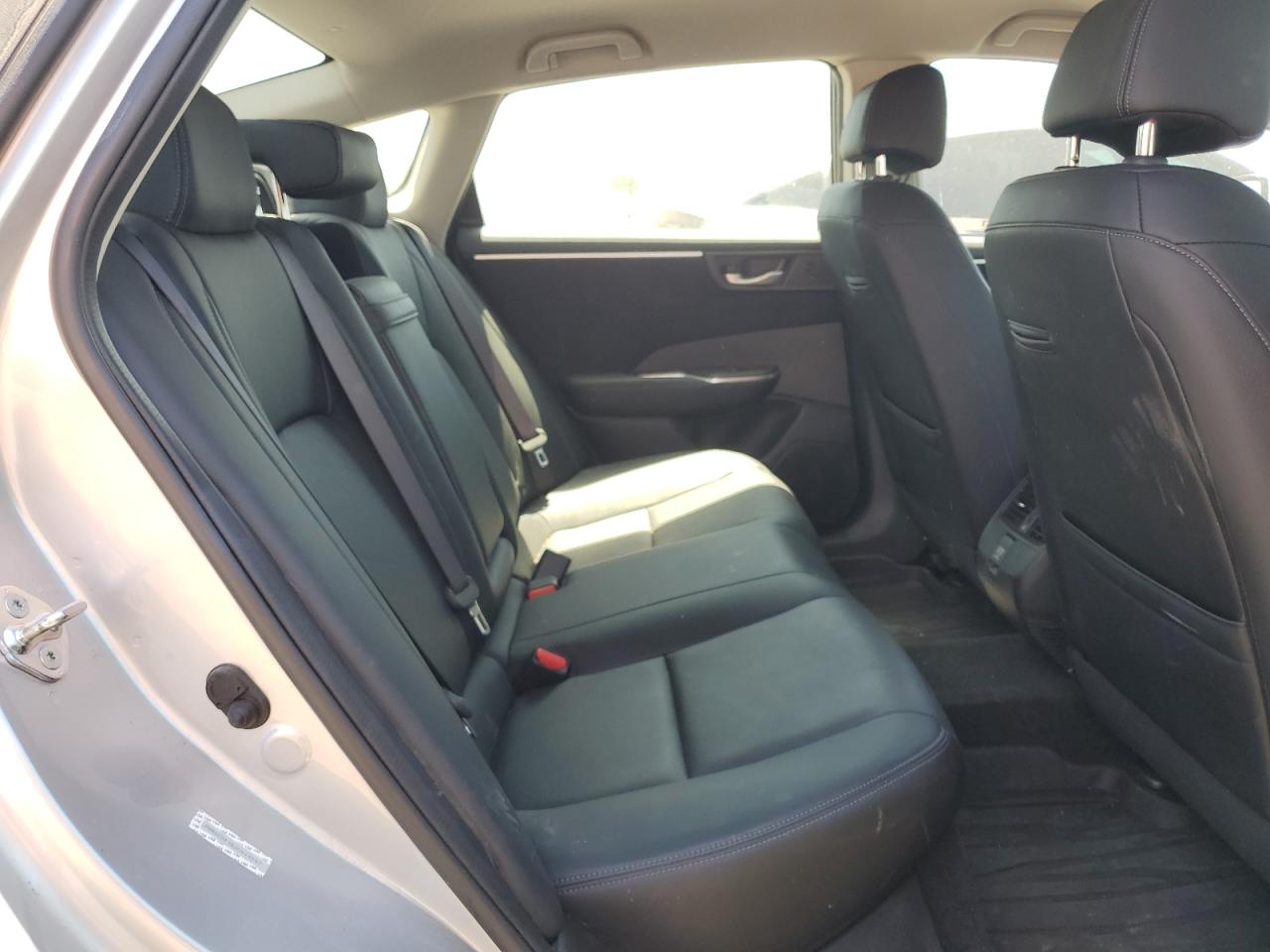 2018 Honda Clarity Touring VIN: JHMZC5F36JC019597 Lot: 65053784