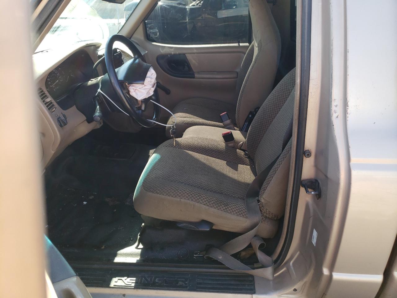 1998 Ford Ranger VIN: 1FTYR10U4WUC03850 Lot: 61903084