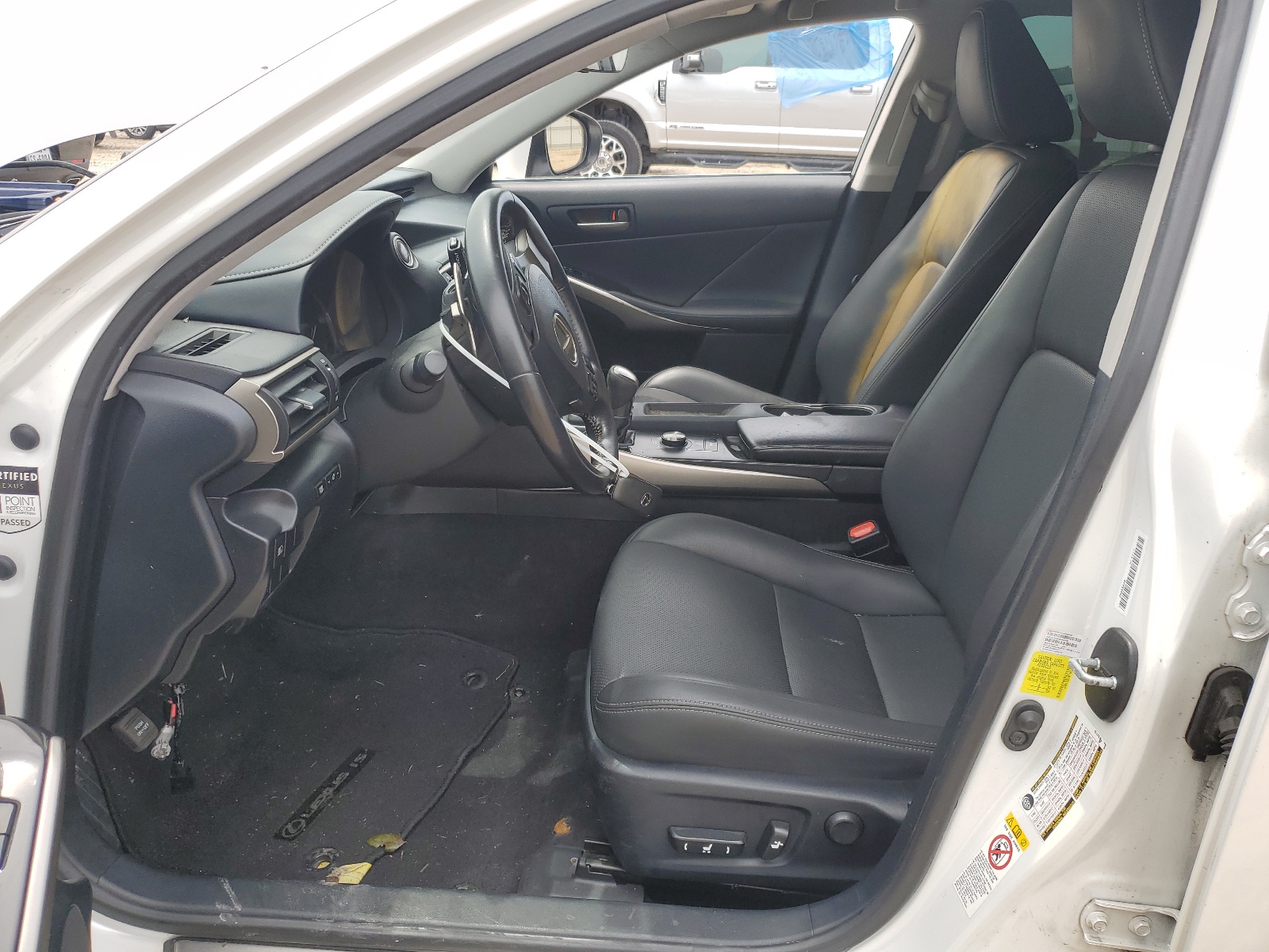 JTHBA1D22J5077043 2018 Lexus Is 300