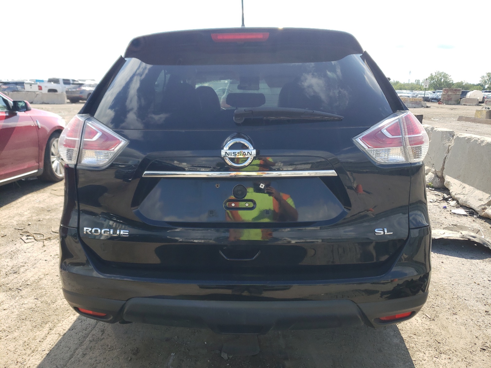 2015 Nissan Rogue S vin: 5N1AT2MT7FC806884