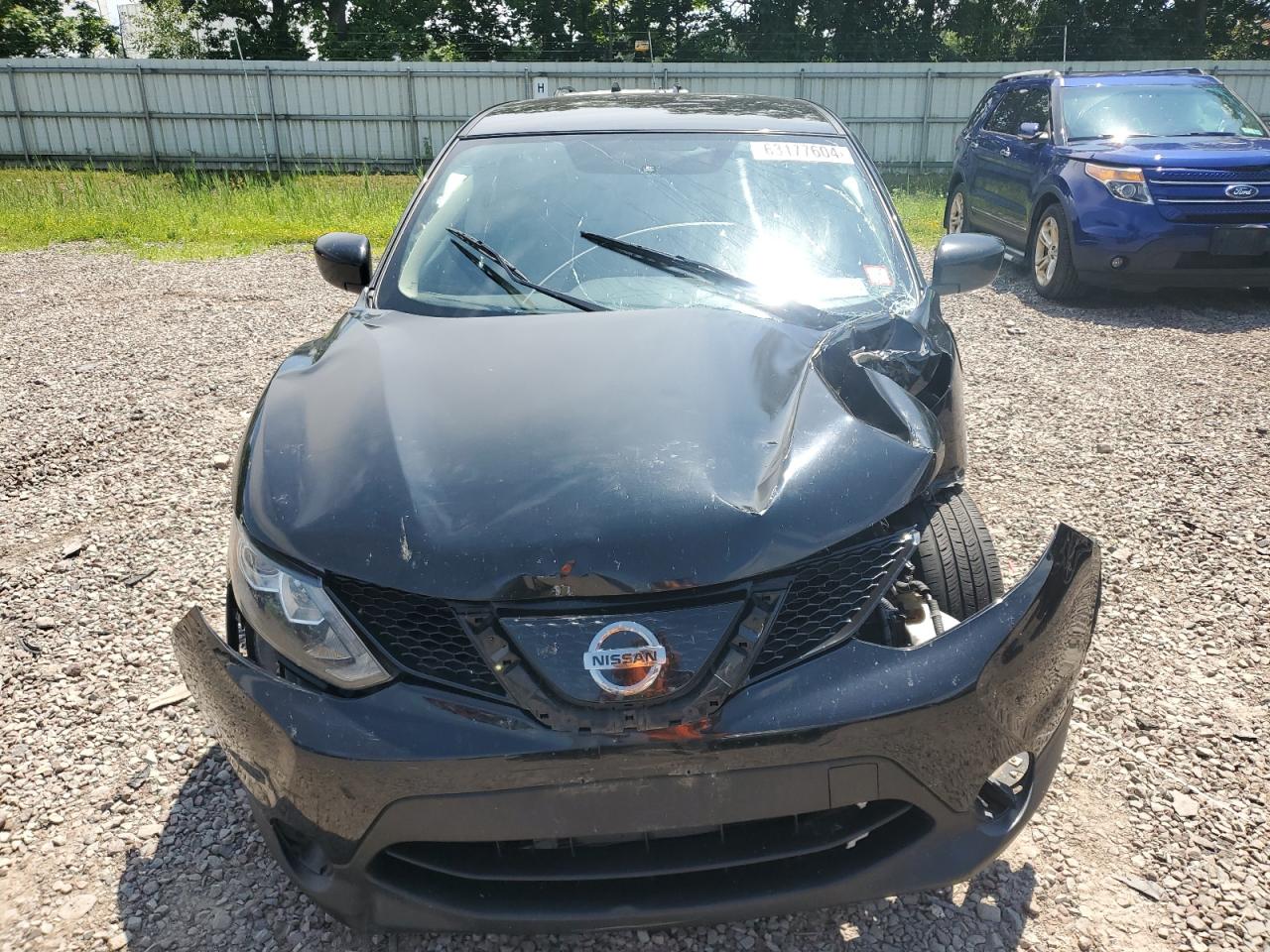 JN1BJ1CR7JW261147 2018 Nissan Rogue Sport S