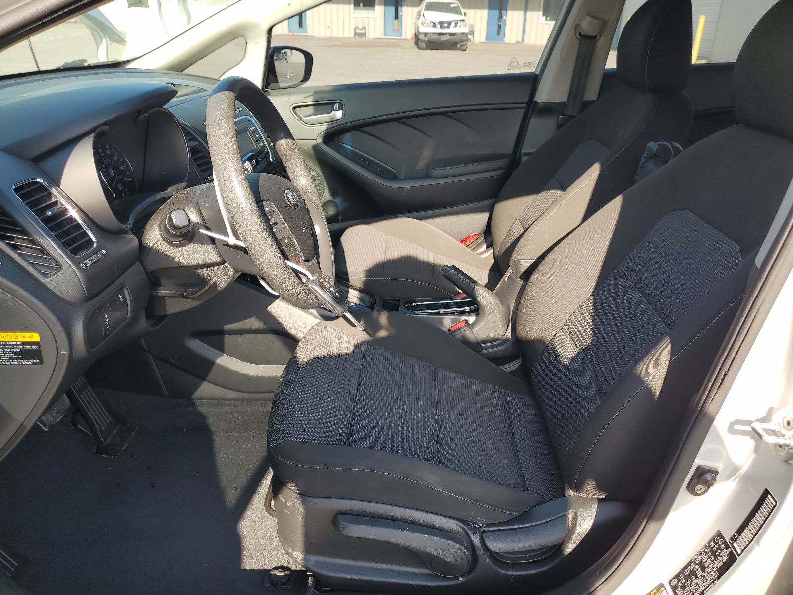 3KPFK4A76HE071021 2017 Kia Forte Lx