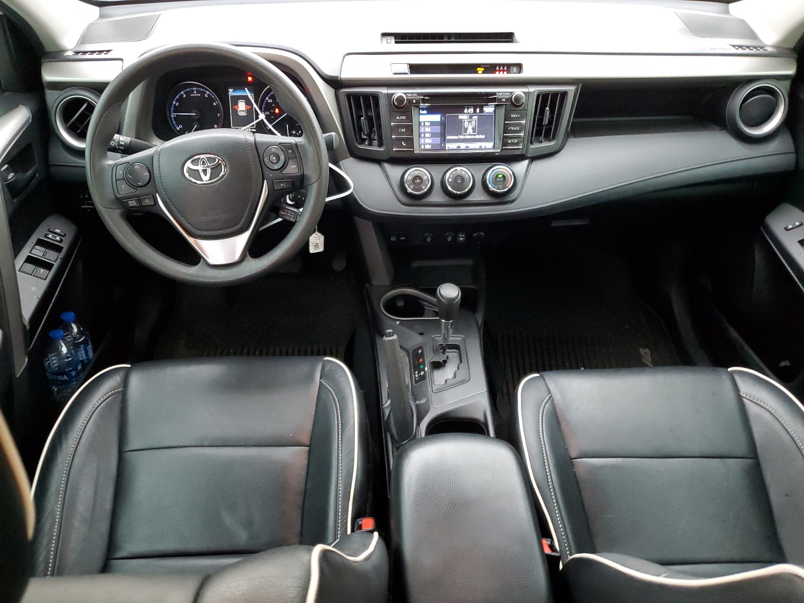 2T3BFREV5HW619877 2017 Toyota Rav4 Le