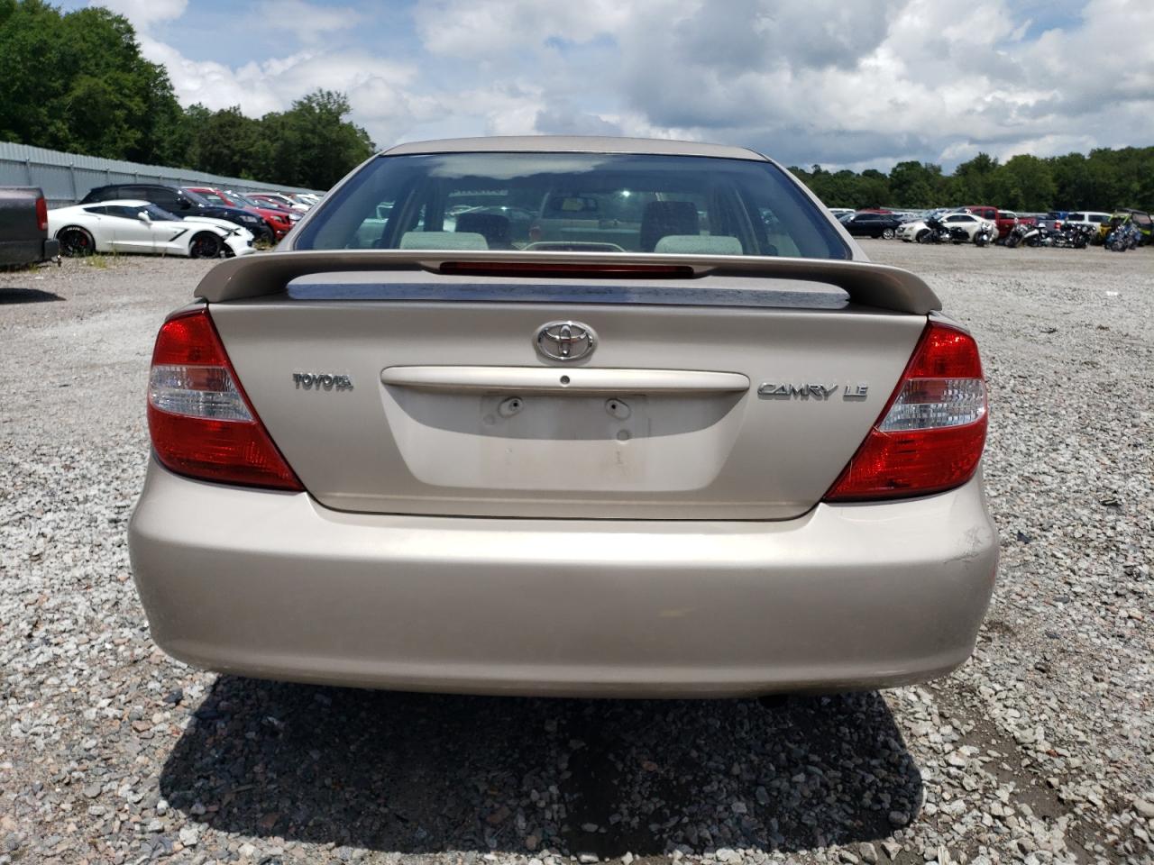 2004 Toyota Camry Le VIN: 4T1BE32K04U795765 Lot: 64735174