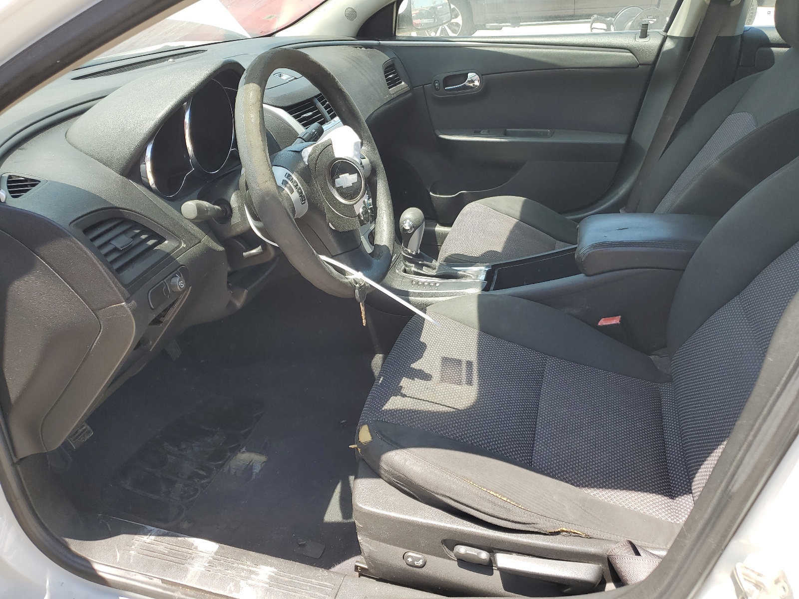 1G1ZC5EB3AF153033 2010 Chevrolet Malibu 1Lt