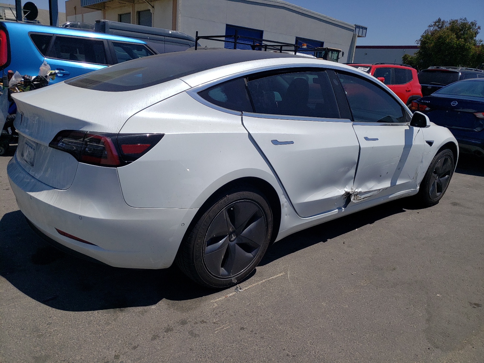 5YJ3E1EA1JF057462 2018 Tesla Model 3