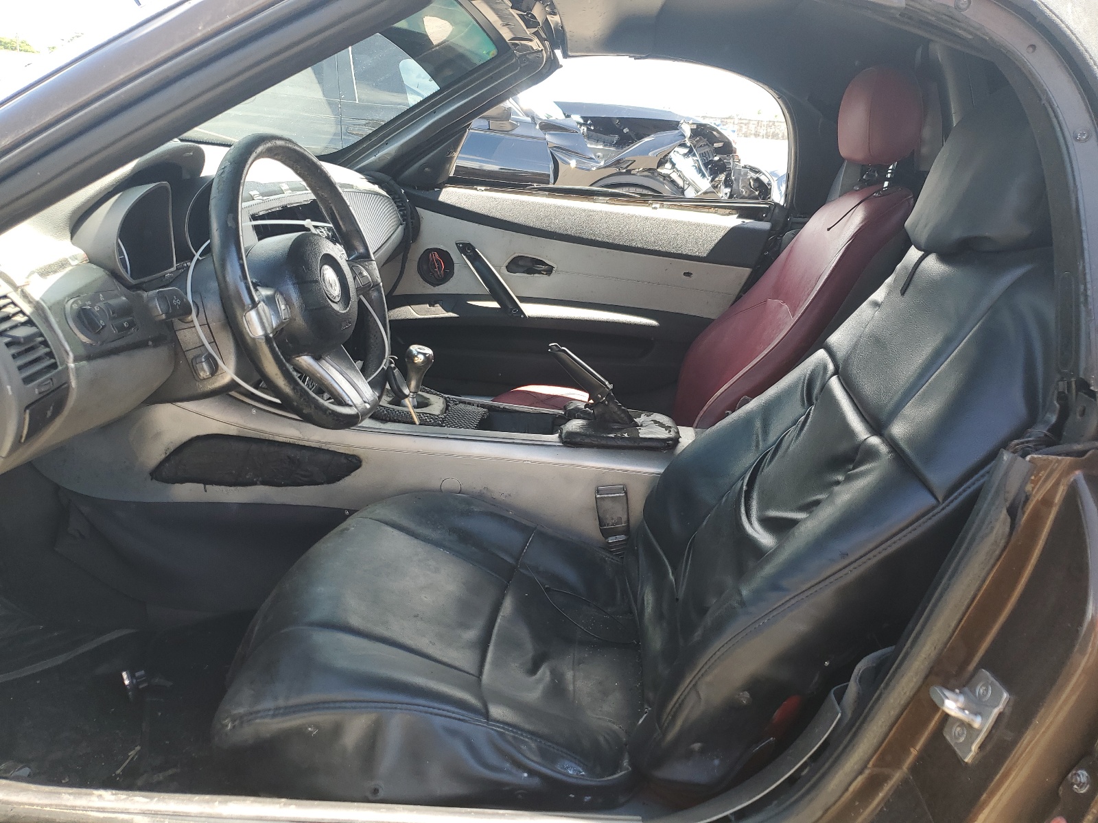 4USBT535X4LT25483 2004 BMW Z4 3.0