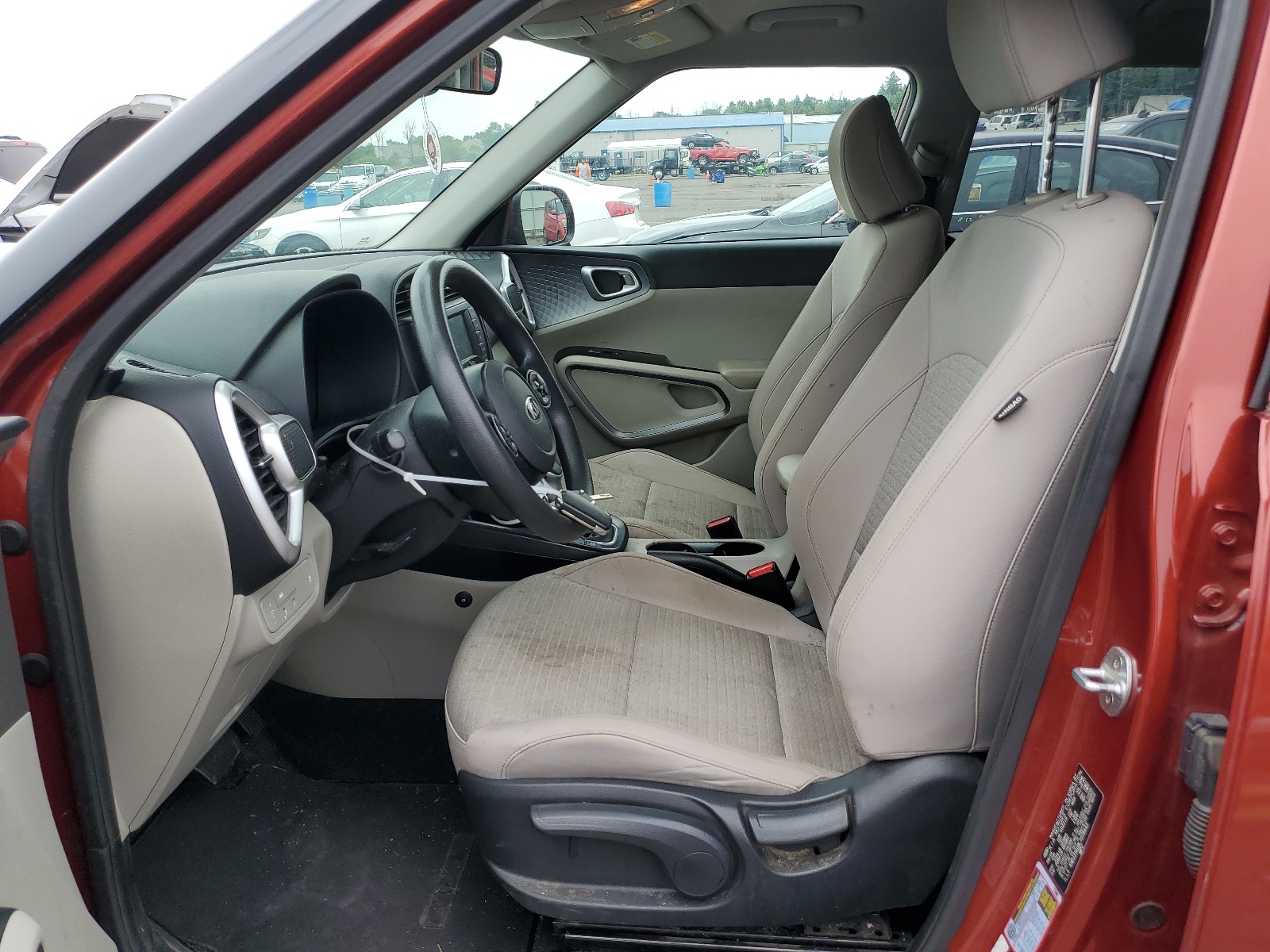 KNDJ23AU8L7078443 2020 Kia Soul Lx