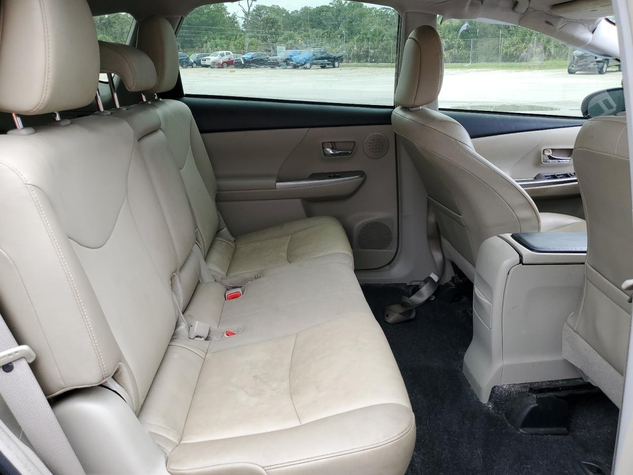 2015 Toyota Prius - Image 10