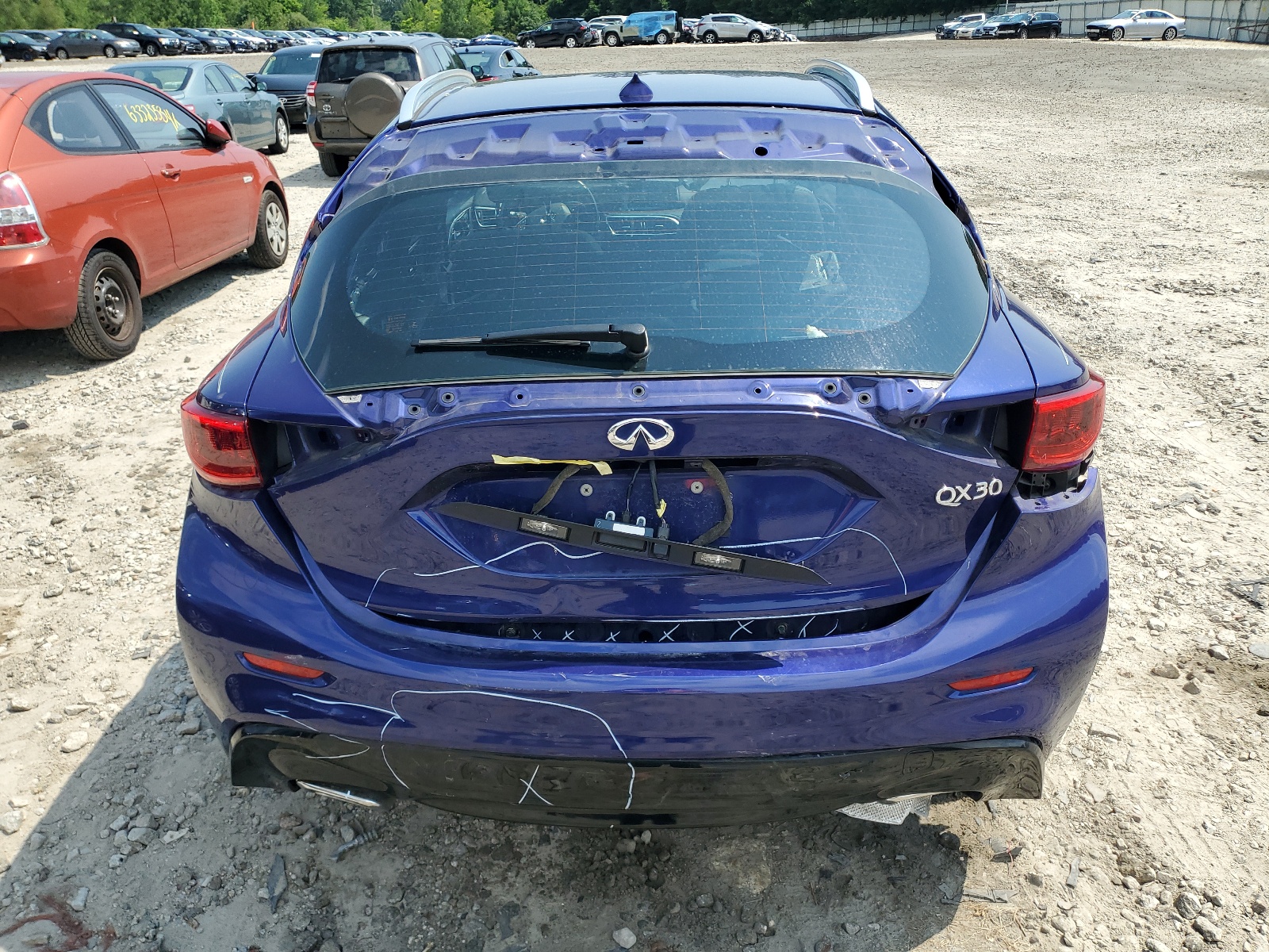 SJKCH5CP5HA035552 2017 Infiniti Qx30 Base