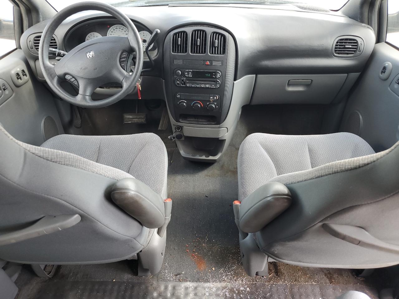 2005 Dodge Caravan - Image 8
