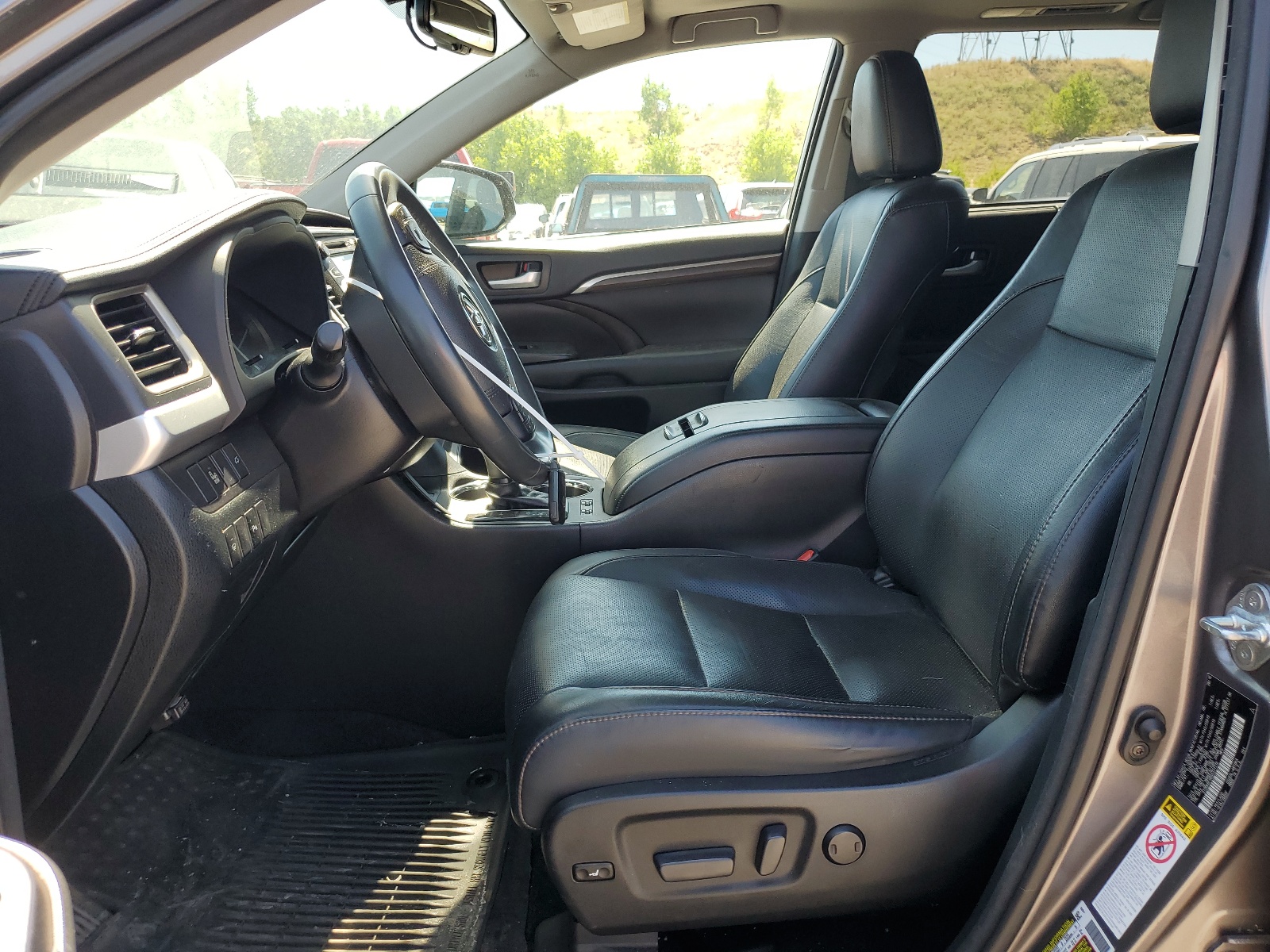 5TDDKRFH8GS331316 2016 Toyota Highlander Limited