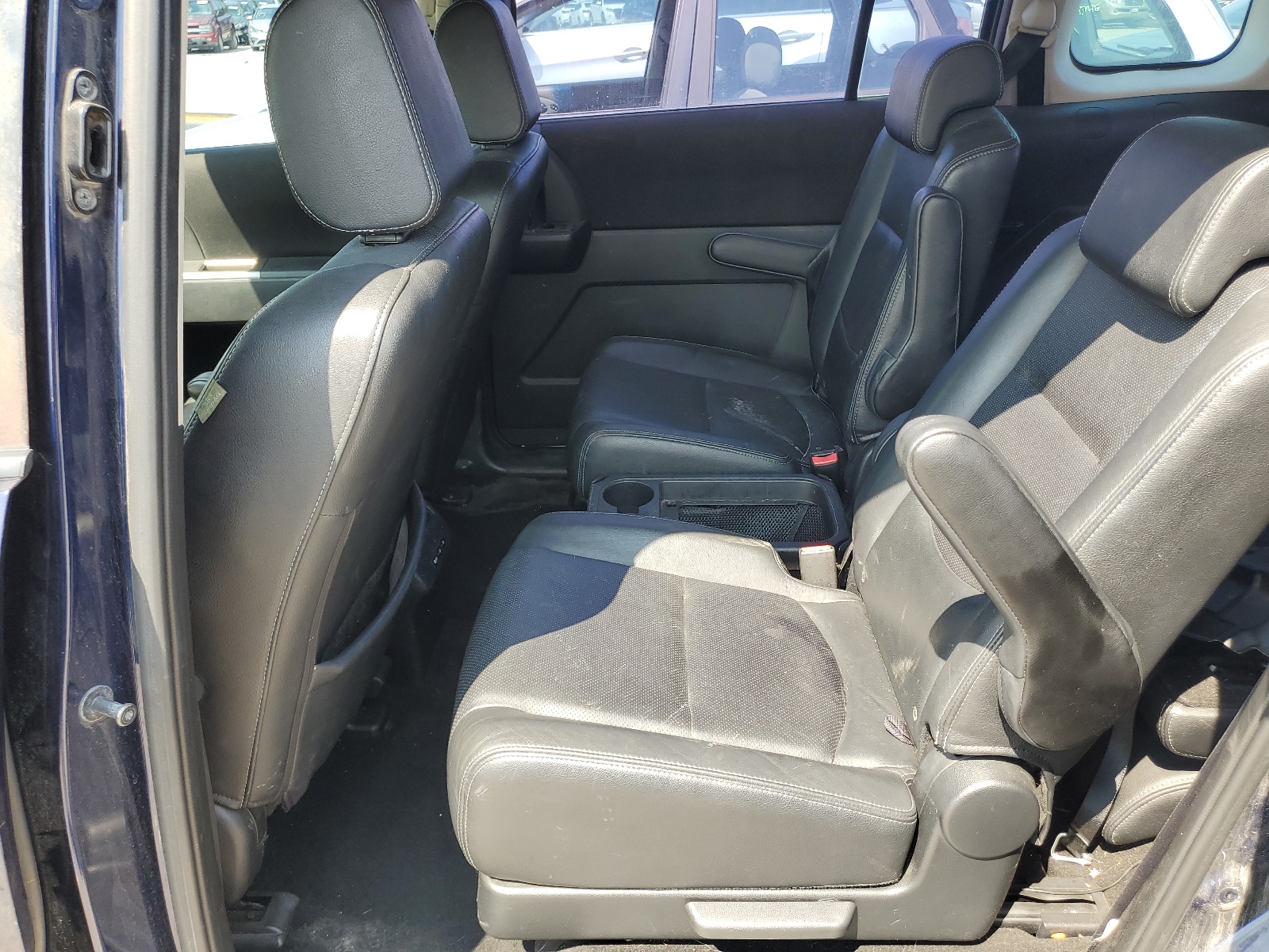 JM1CR293880322893 2008 Mazda 5