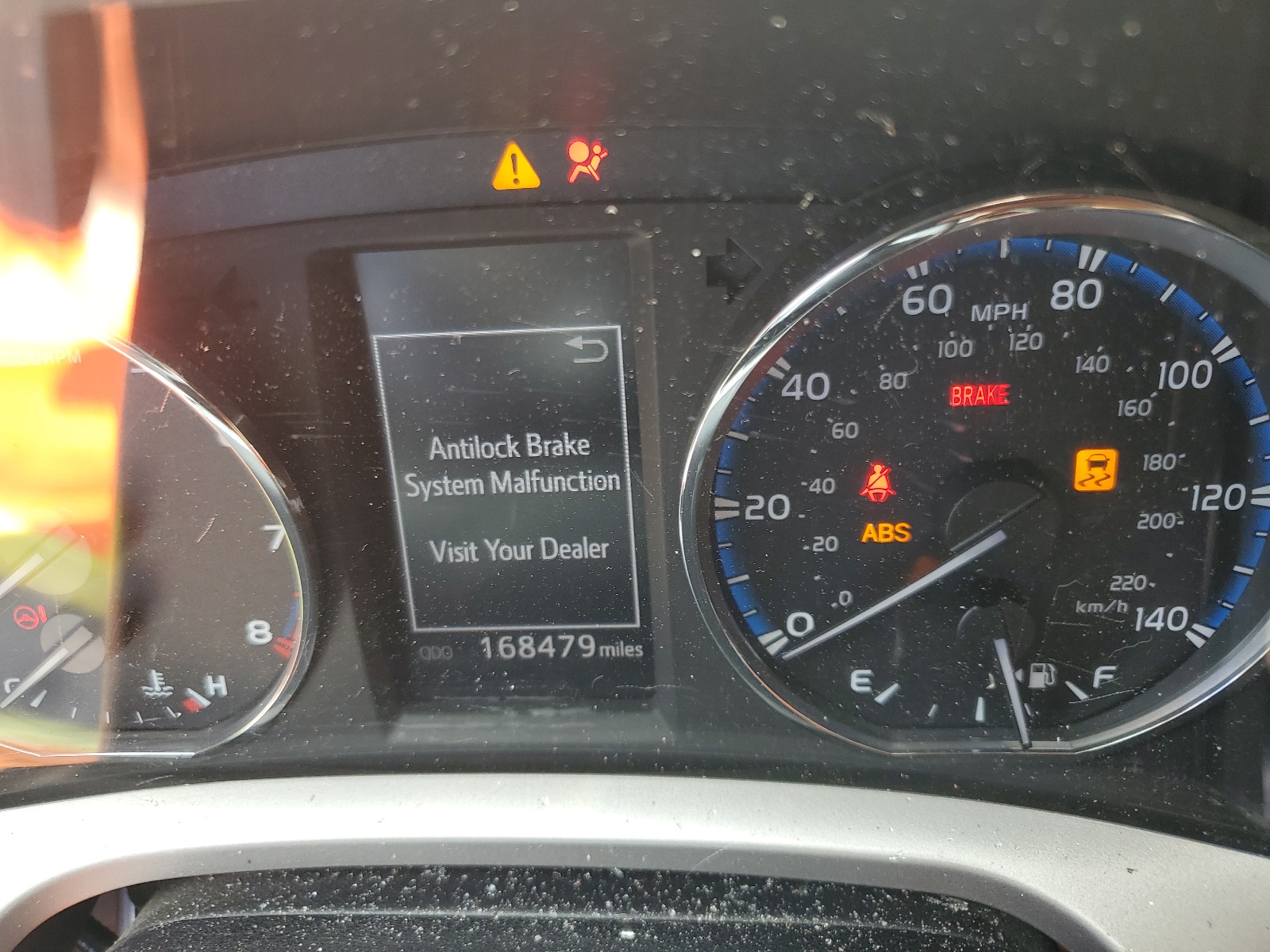 JTMWFREV2GJ098664 2016 Toyota Rav4 Xle