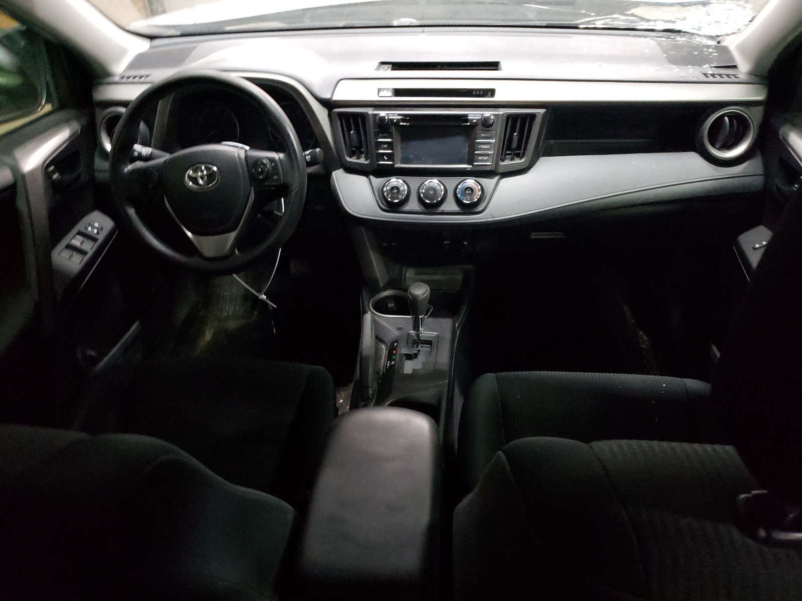 2T3ZFREV0HW370094 2017 Toyota Rav4 Le